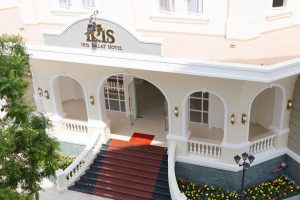 Iris DaLat Hotel  – Khách sạn 3 sao Đà Lạt có buffet sáng 