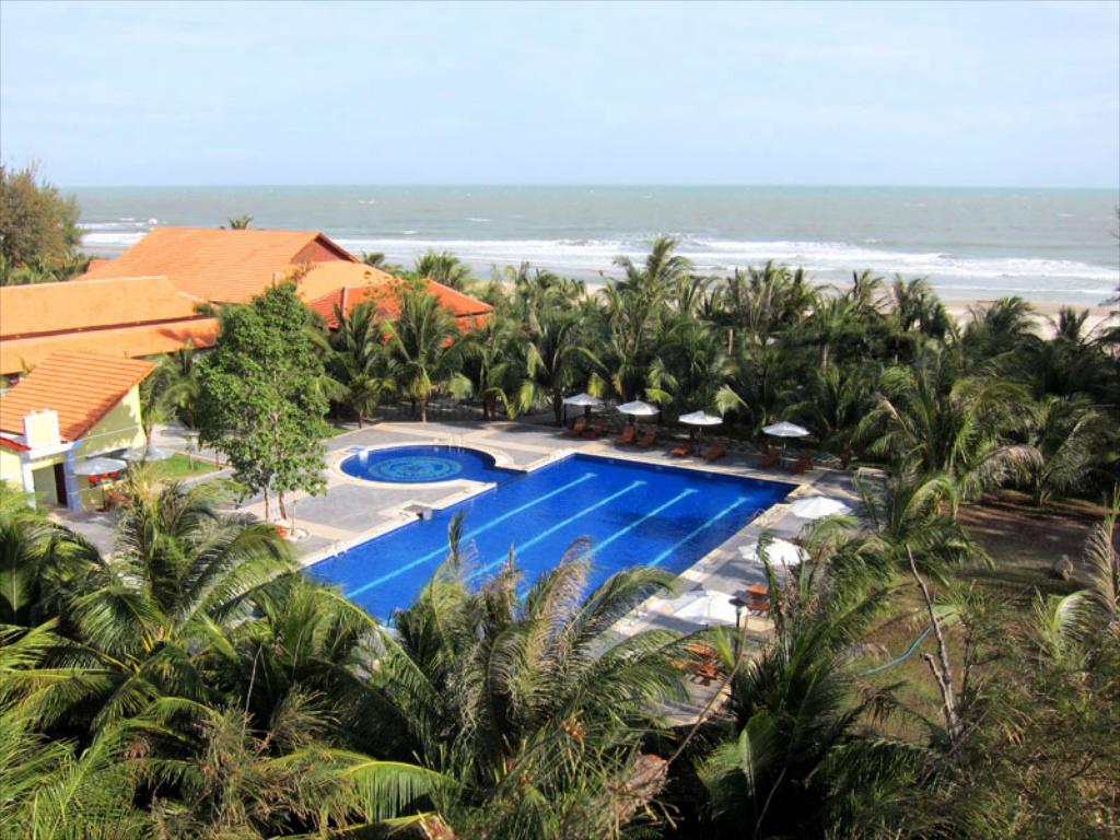 Đất Lành Resort ở Lagi Bình Thận - Ốc đảo xanh mát bên bờ biển