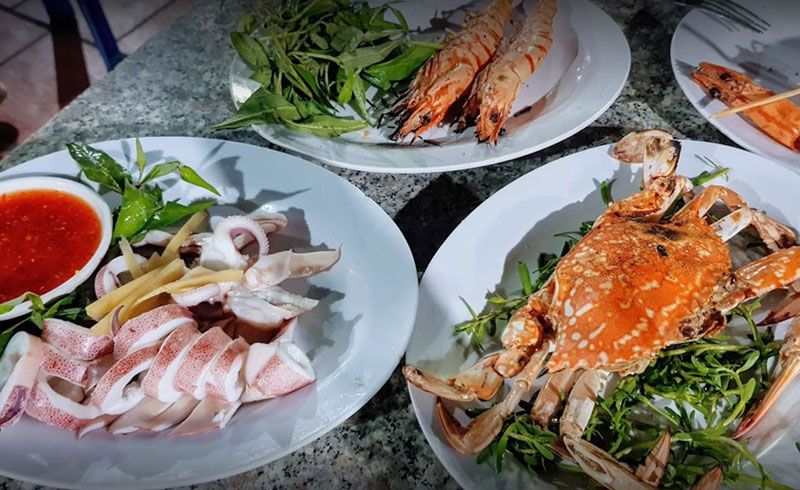 Thịnh Phát là một quán ăn gia đình bình dân ở Phan Thiết