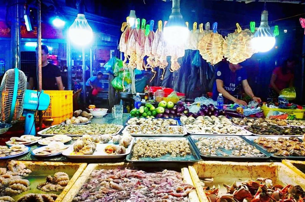 Chợ đêm Phan Thiết - nơi hội tụ tinh hoa thành phố biển