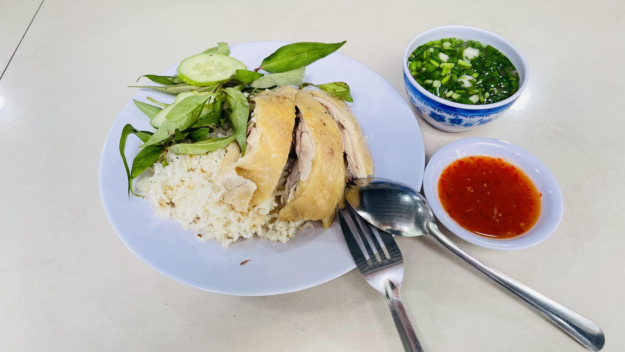 Quán cơm gà Tam Kỳ mang đậm nét đặc trưng của Tam Kỳ Quảng Nam