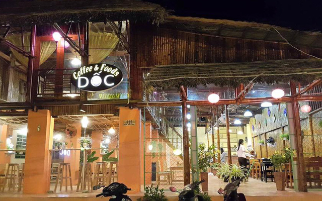 Dốc Coffee & Food là một trong những quán cafe đẹp nổi tiếng ở Mũi Né