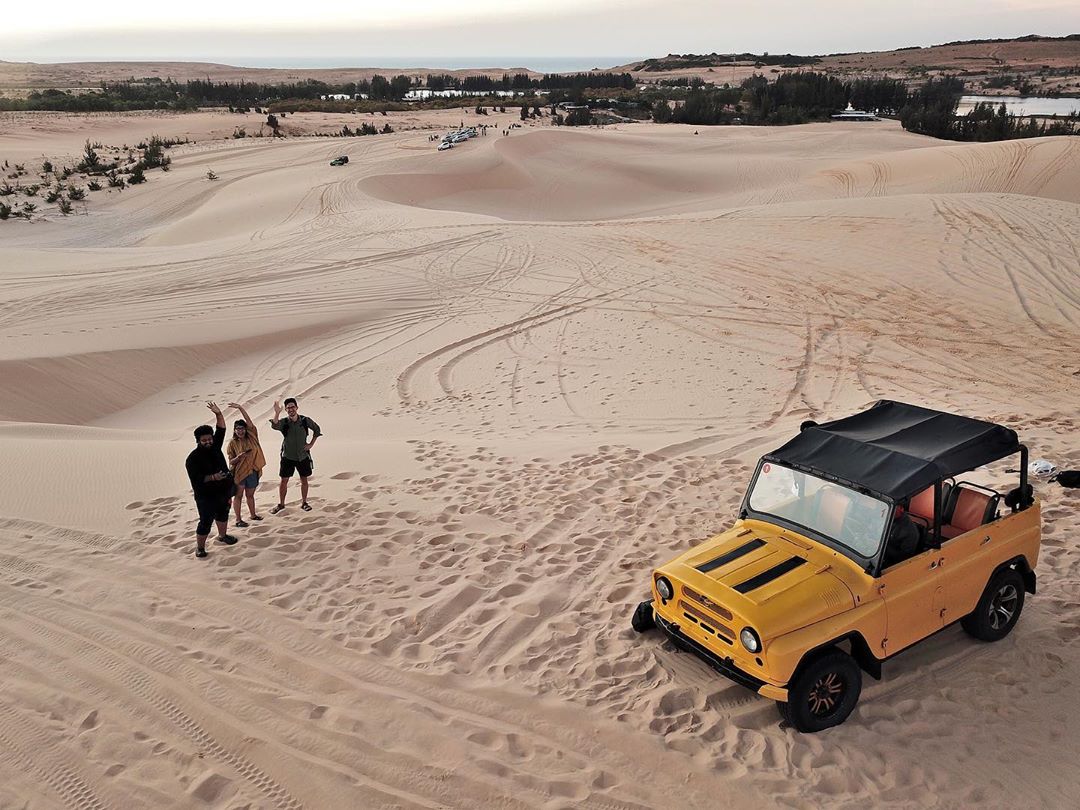 Những chiếc xe trải nghiệm đồi cát bay Mũi Né 
